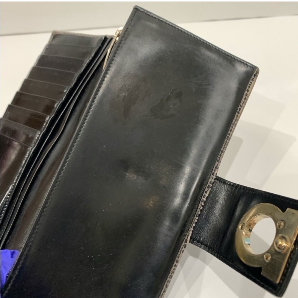 Ferragamo Gancini Long Wallet (Gently used) - Picture 13 of 15
